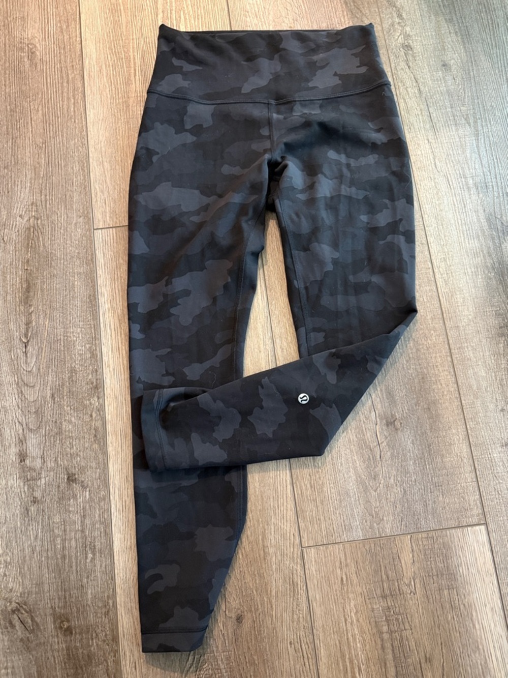 Lululemon Size 8 Black Camo High-Waist Leggings